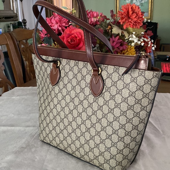 Auth GUCCI Monogram tote made in Italy - Picture 3 of 16
